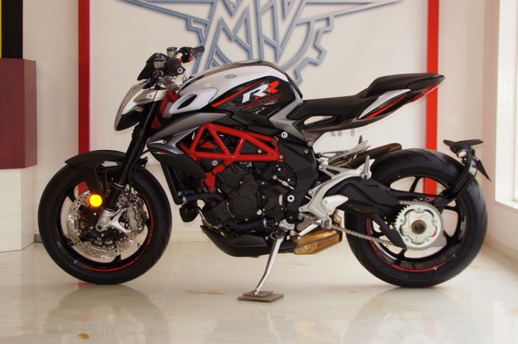 静岡店】新型 BRUTALE 800 RR 入荷致しました｜新着情報｜MVアグスタ